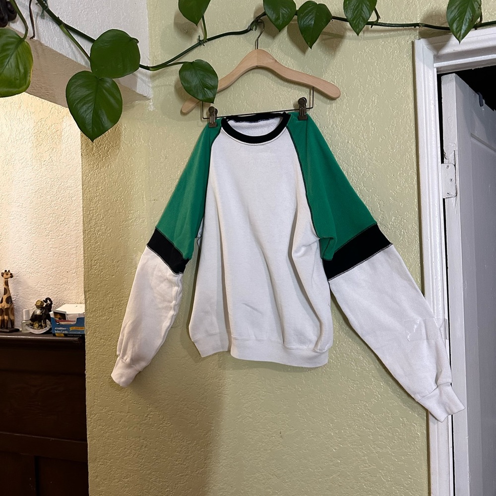 Vintage raglan fits like medium